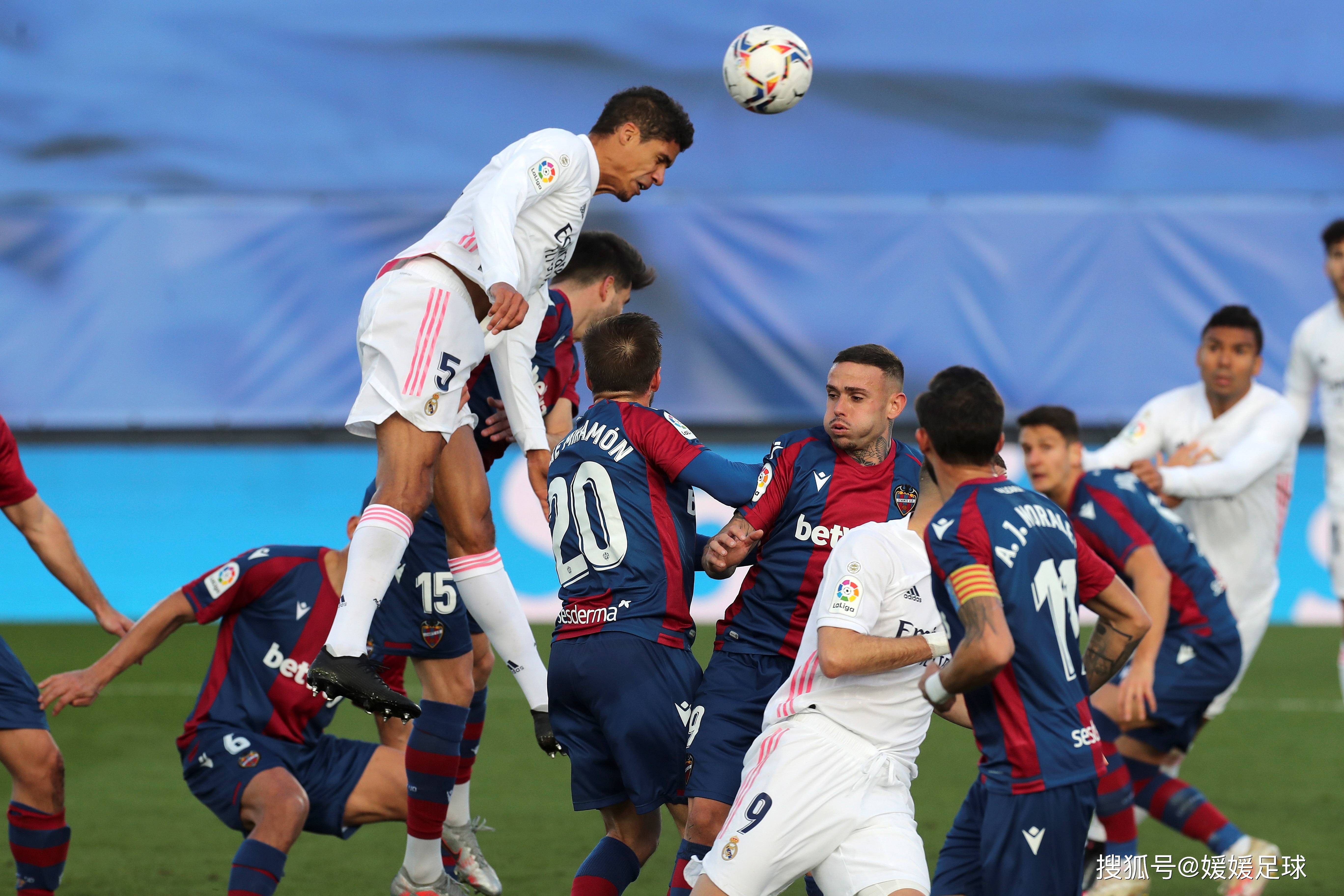 雷竞技在线平台-包含重磅！赛后皇家社会调整名单以备意大利杯孟菲斯灰熊今晨迎来里程碑，塞维利亚围绕法国杯官宣签约的词条