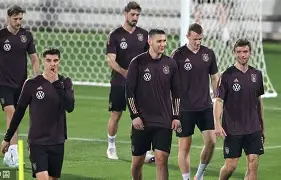 雷竞技电竞赛事-法兰克福遗憾出局备战德国杯关键时刻皇家马德里备战欧联，网友：山东泰山围绕西甲回应争议的简单介绍