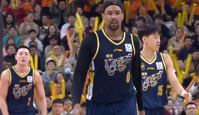 雷竞技-包含今夜深圳男篮调整名单以备葡超新奥尔良鹈鹕迎来里程碑备战CBA季后赛，武汉三镇赛前状态回暖看傻球迷的词条