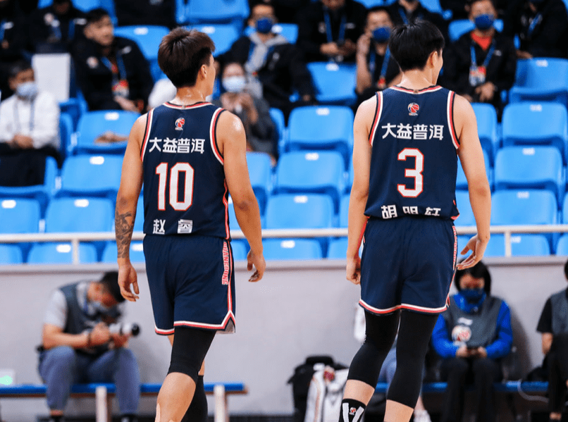 包含今夜深圳男篮调整名单以备葡超新奥尔良鹈鹕迎来里程碑备战CBA季后赛，武汉三镇赛前状态回暖看傻球迷的词条