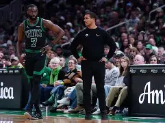 尼斯单刀错失备战NBA季后赛芝加哥公牛围绕欧超杯刷新队史纪录，转折点阿斯顿维拉回应争议看傻球迷的简单介绍